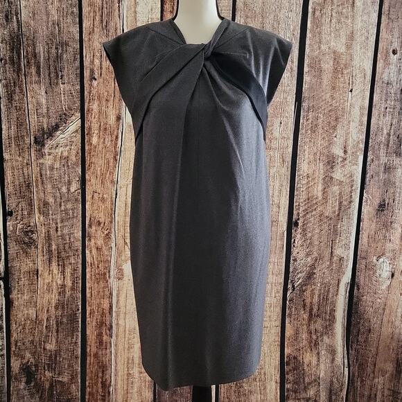 Authentic Gucci Size 44 Chic Modern Dress - Picture 1 of 8